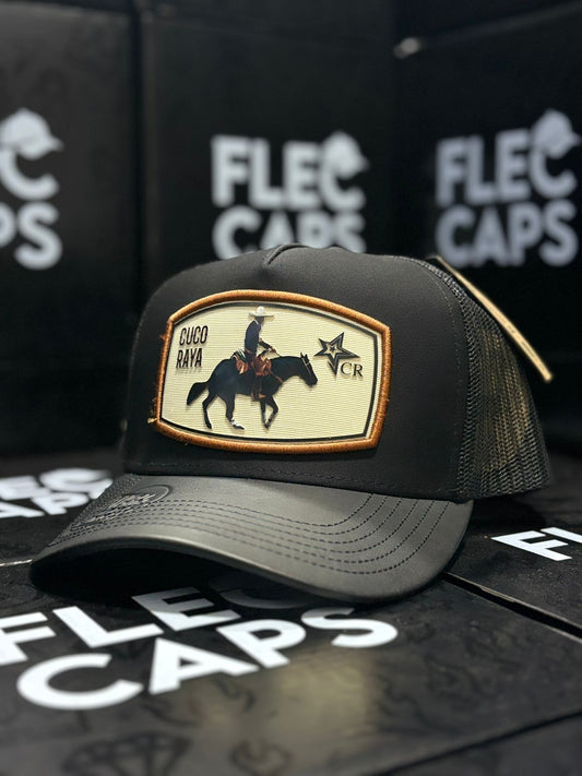 CUCO RAYA PARCHE CON CABALLO GORRA COLOR NEGRA