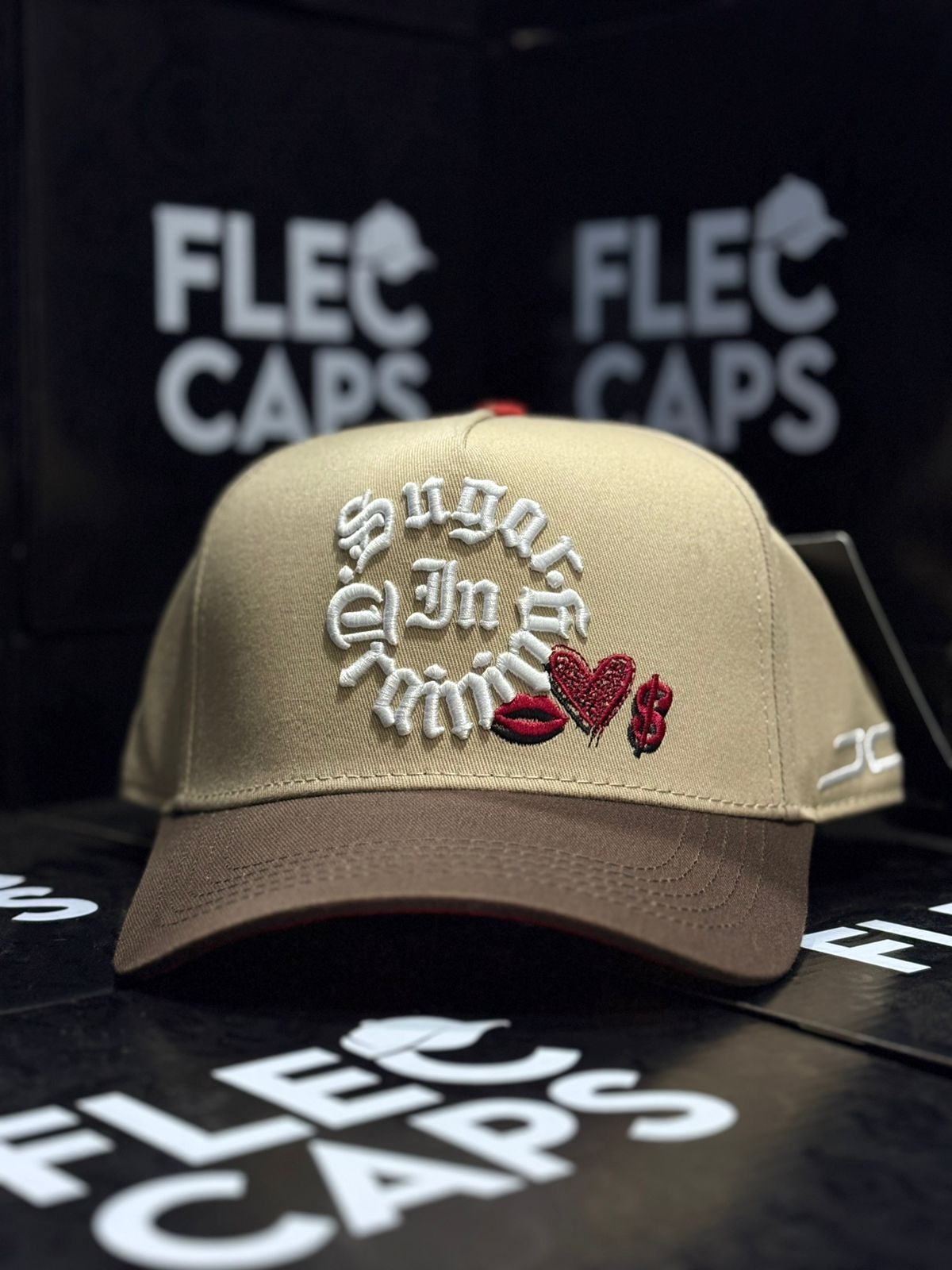 JC HATS "SUGAR IN TRAINING" COLOR BEIGE/CAFÉ