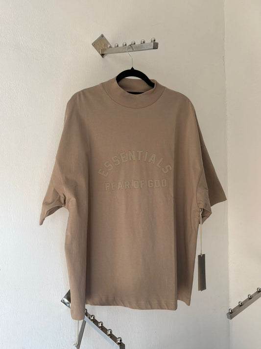 PLAYERA ESSENTIALS FEAR OF GOD "DUSTY BEIGE"